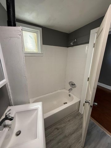 324 Van Buren Avenue, Saint Paul, MN 55103