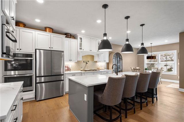 97 Skyview Dr, North Strabane, PA 15317