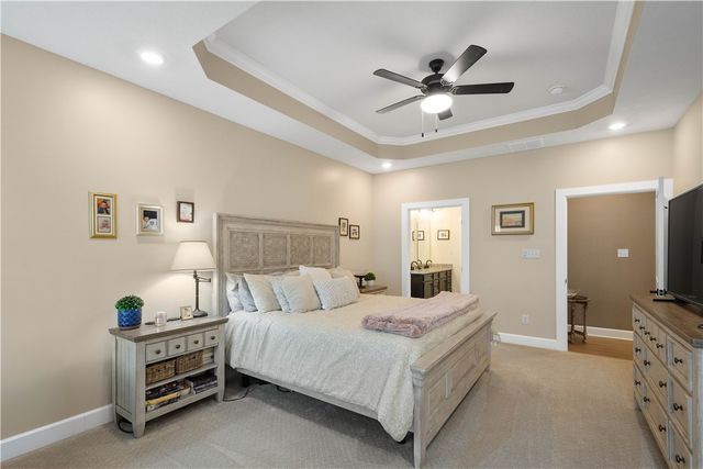 97 Skyview Dr, North Strabane, PA 15317