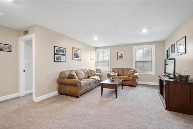 97 Skyview Dr, North Strabane, PA 15317