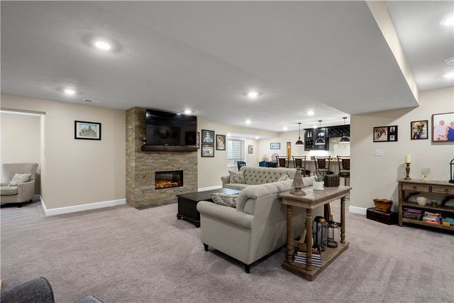 97 Skyview Dr, North Strabane, PA 15317