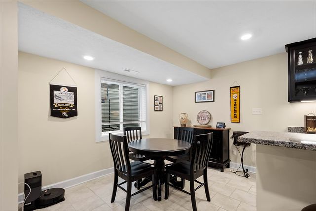 97 Skyview Dr, North Strabane, PA 15317