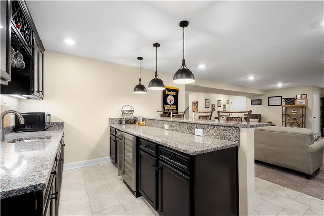 97 Skyview Dr, North Strabane, PA 15317