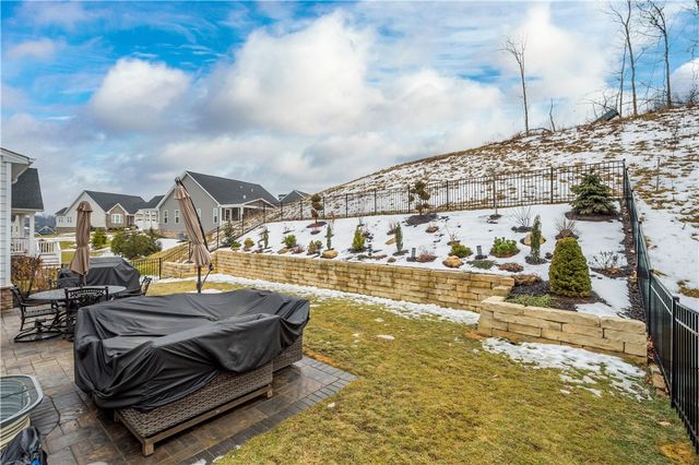 97 Skyview Dr, North Strabane, PA 15317