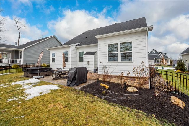 97 Skyview Dr, North Strabane, PA 15317