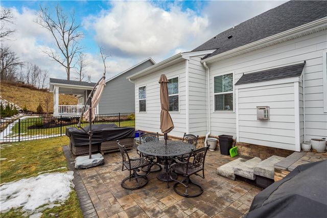 97 Skyview Dr, North Strabane, PA 15317