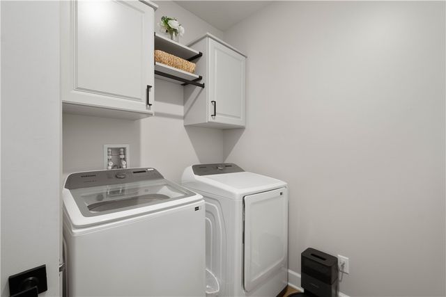 97 Skyview Dr, North Strabane, PA 15317