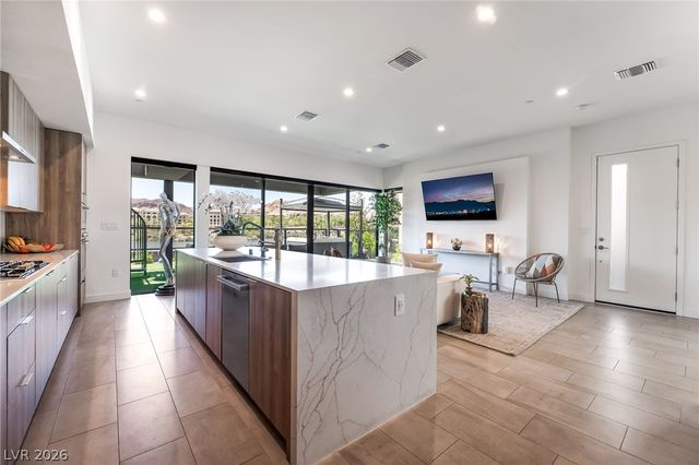 16 Heron Harbour Drive, Henderson, NV 89011
