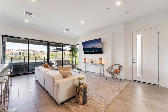 16 Heron Harbour Drive, Henderson, NV 89011