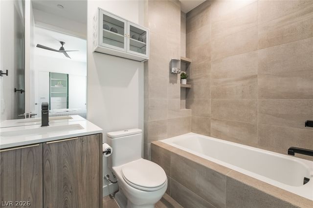 16 Heron Harbour Drive, Henderson, NV 89011