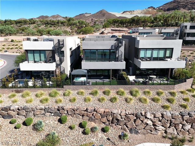 16 Heron Harbour Drive, Henderson, NV 89011