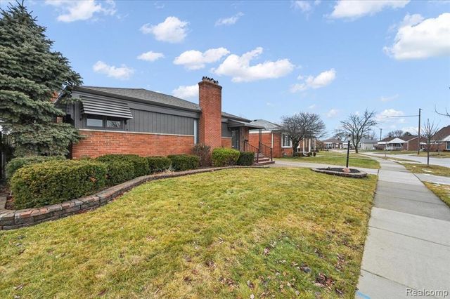31229 Share Street, Saint Clair Shores, MI 48082