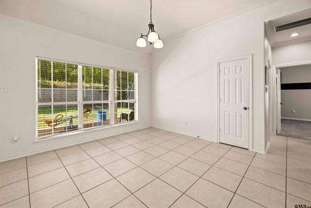 618 Huntwick Ln, Tyler, TX 75703