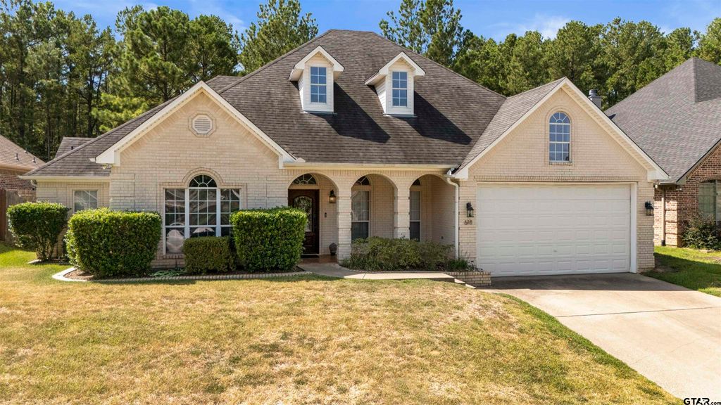 618 Huntwick Ln, Tyler, TX 75703
