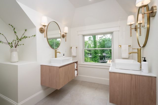 109 Lake View Ave 109, Cambridge, MA 02138