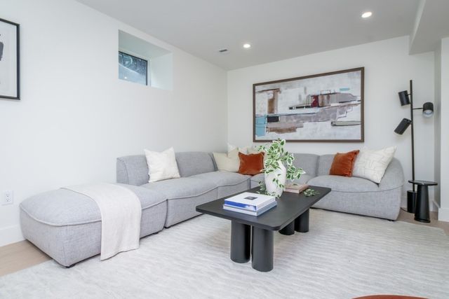 109 Lake View Ave 109, Cambridge, MA 02138