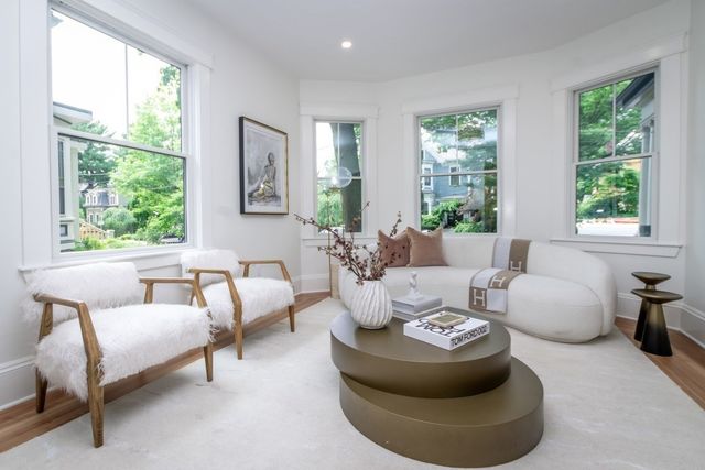 109 Lake View Ave 109, Cambridge, MA 02138