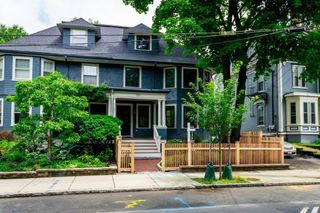109 Lake View Ave 109, Cambridge, MA 02138