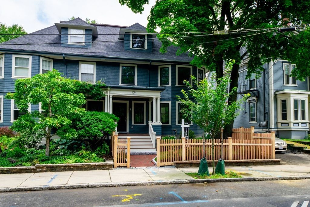 109 Lake View Ave 109, Cambridge, MA 02138