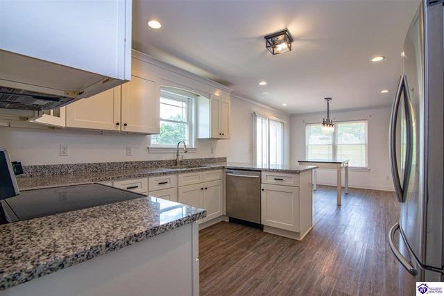 200 Diamond Court, Vine Grove, KY 40175
