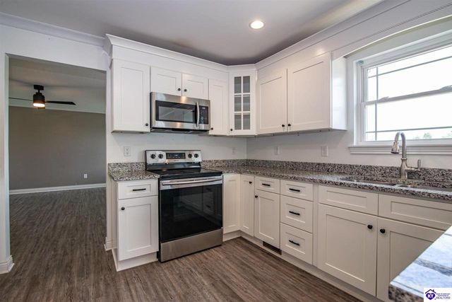 200 Diamond Court, Vine Grove, KY 40175