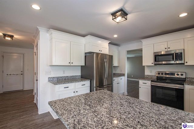 200 Diamond Court, Vine Grove, KY 40175