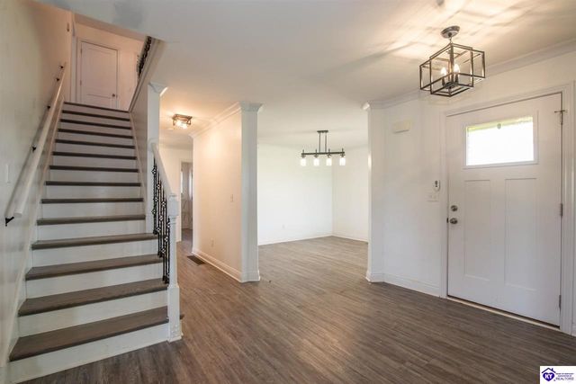 200 Diamond Court, Vine Grove, KY 40175