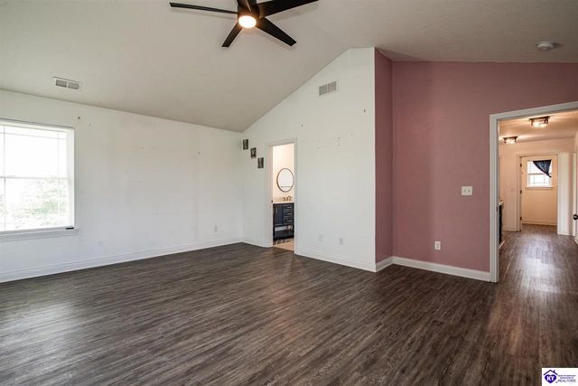 200 Diamond Court, Vine Grove, KY 40175