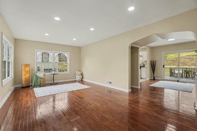 309 PERRIN Place, Council Bluffs, IA 51503