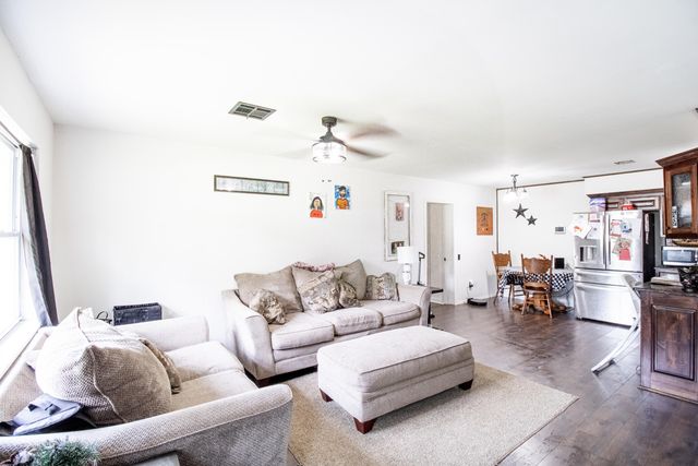 1025 8th Avenue NW, Miami, OK 74354