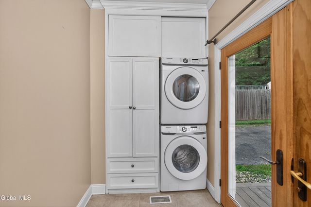 138 Davis Avenue, Waterford, NY 12188