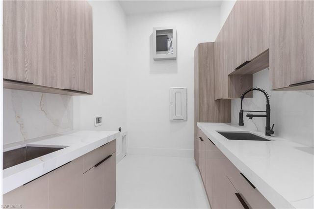806 NW 33rd AVE, Cape Coral, FL 33993