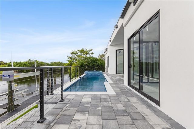 806 NW 33rd AVE, Cape Coral, FL 33993
