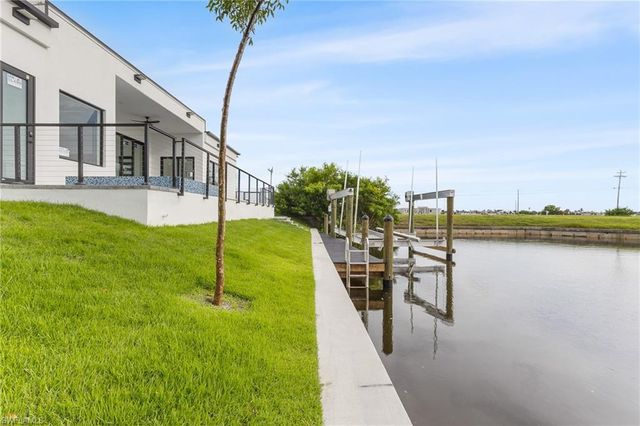 806 NW 33rd AVE, Cape Coral, FL 33993