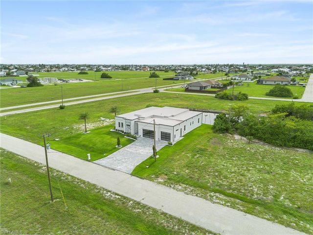 806 NW 33rd AVE, Cape Coral, FL 33993