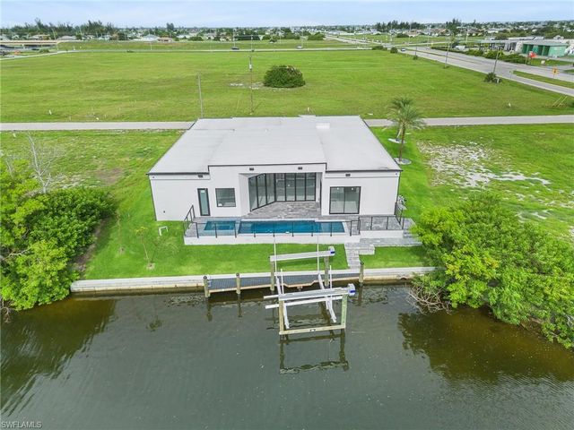 806 NW 33rd AVE, Cape Coral, FL 33993