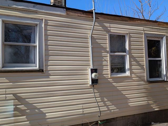 19746 Cooley Street, Detroit, MI 48219