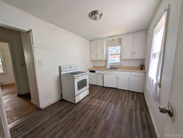 19746 Cooley Street, Detroit, MI 48219