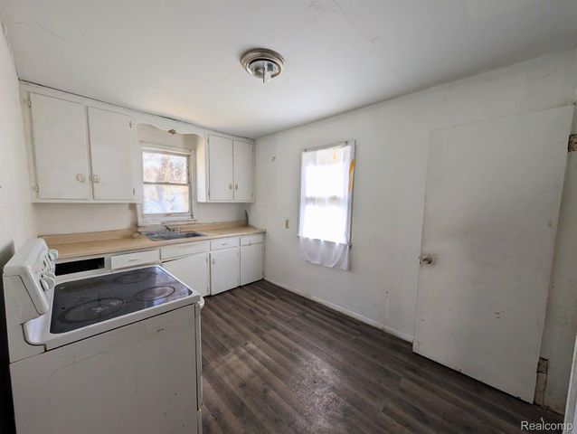 19746 Cooley Street, Detroit, MI 48219