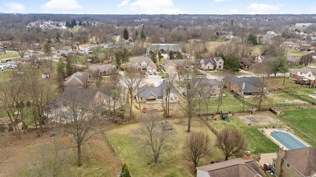 782 Elizabeth Drive, Florence, KY 41042