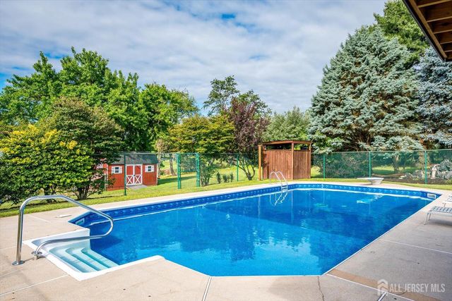 327 Summer Road, Branchburg, NJ 08853