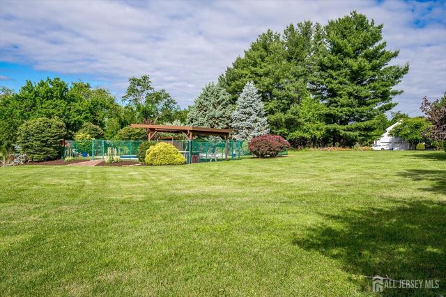 327 Summer Road, Branchburg, NJ 08853