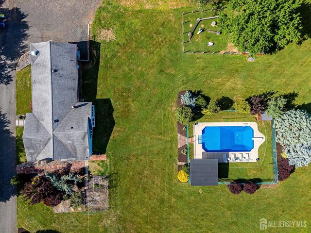 327 Summer Road, Branchburg, NJ 08853