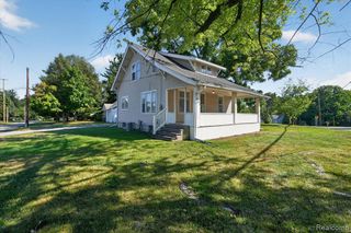 203 Center Road, Grand Blanc, MI 48439
