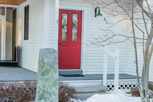 41 Chosen Vale Lane, Enfield, NH 03748