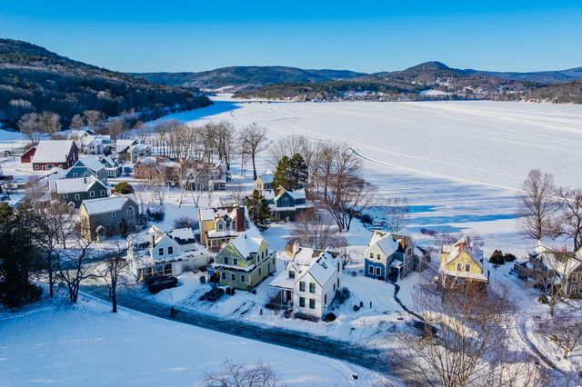 41 Chosen Vale Lane, Enfield, NH 03748