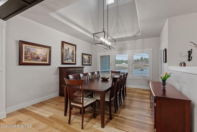 12399 N Meadow Wood Ln, Hayden, ID 83835