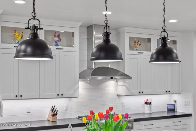 12399 N Meadow Wood Ln, Hayden, ID 83835