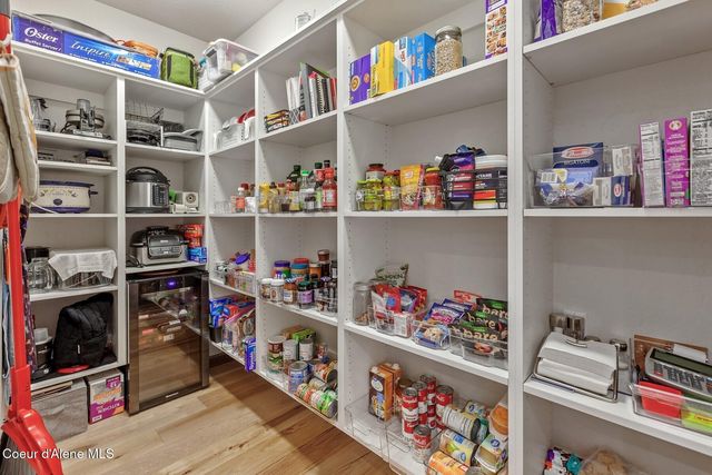 12399 N Meadow Wood Ln, Hayden, ID 83835