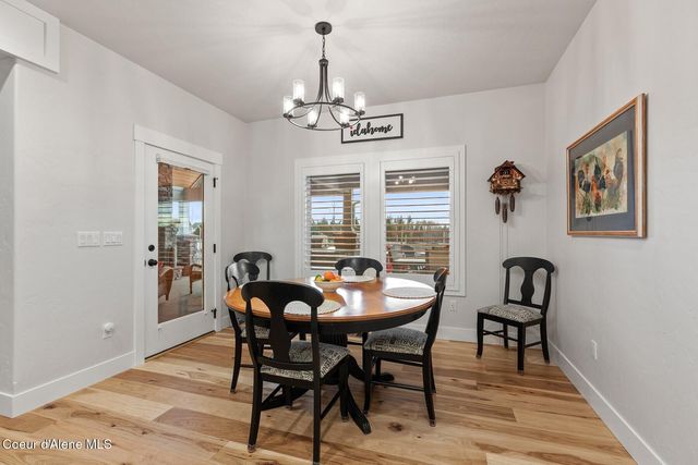 12399 N Meadow Wood Ln, Hayden, ID 83835